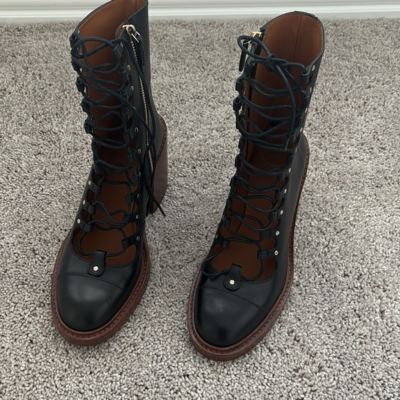 CHLOE LACE-UP MAY LEATHER BOOTIES 8/8.5 - Picture 9 of 11